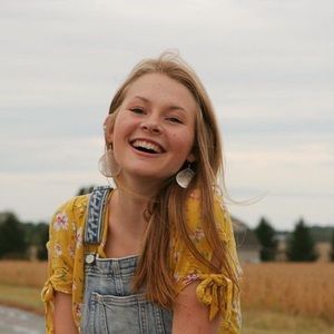 Meet your Posher, Annabel